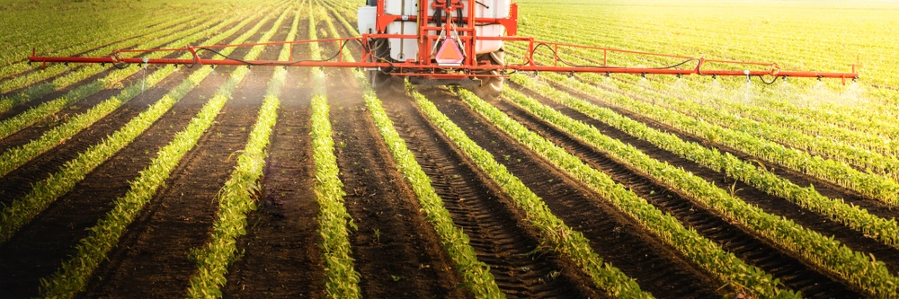 sprayer-tractor-soybeans-1000x333